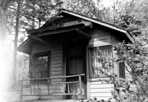 Bailey Guest Cottage, 1950s: [NVIC: 50-1095], ISRO Archives.